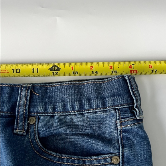 Old Navy “The Flirt” Mid-Rise Capri Women’s Classic Blue Denim Jeans - 8 - Picture 3 of 8